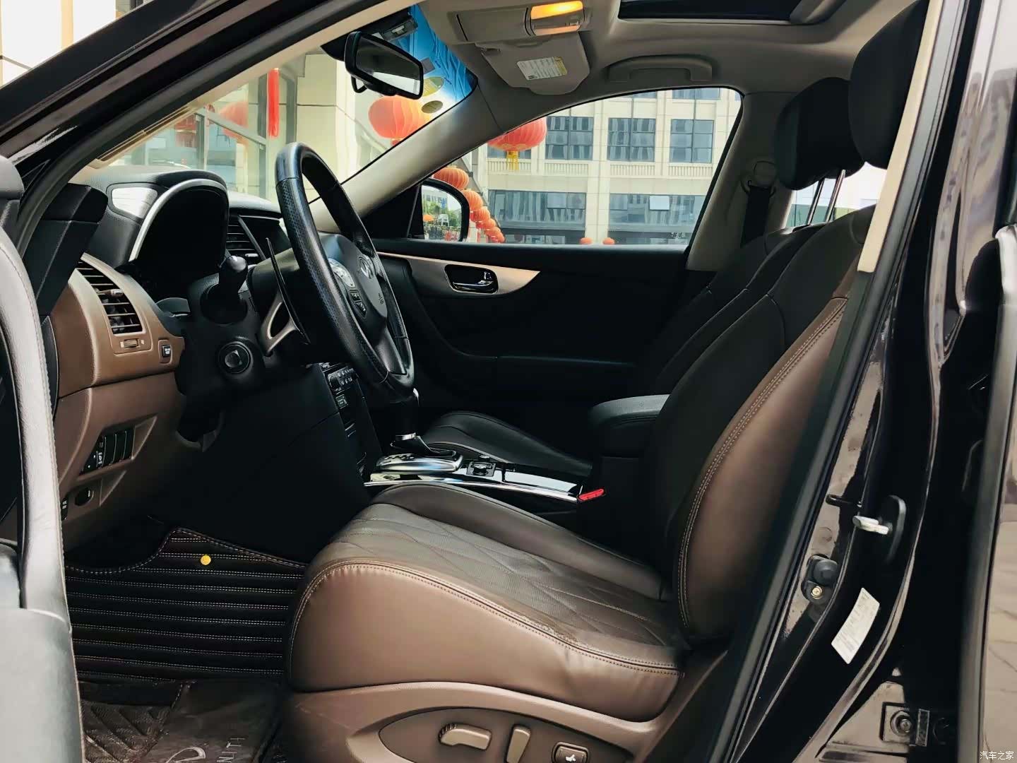 Infiniti FX35, 2011 8