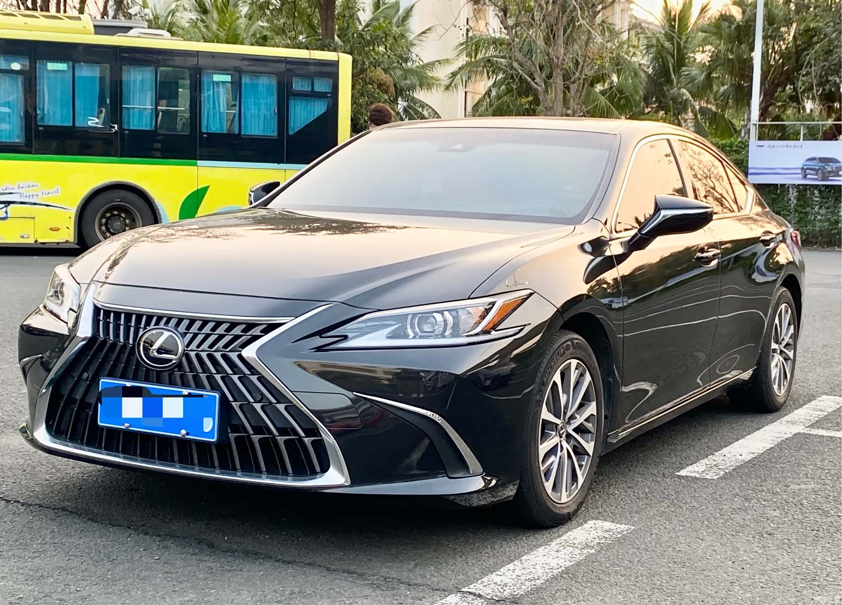 Lexus ES