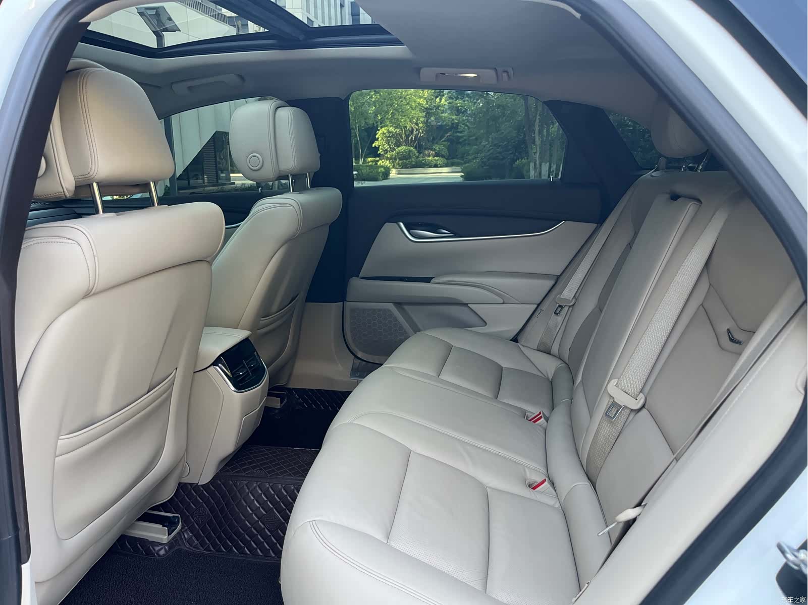 Cadillac XTS, 2015 7