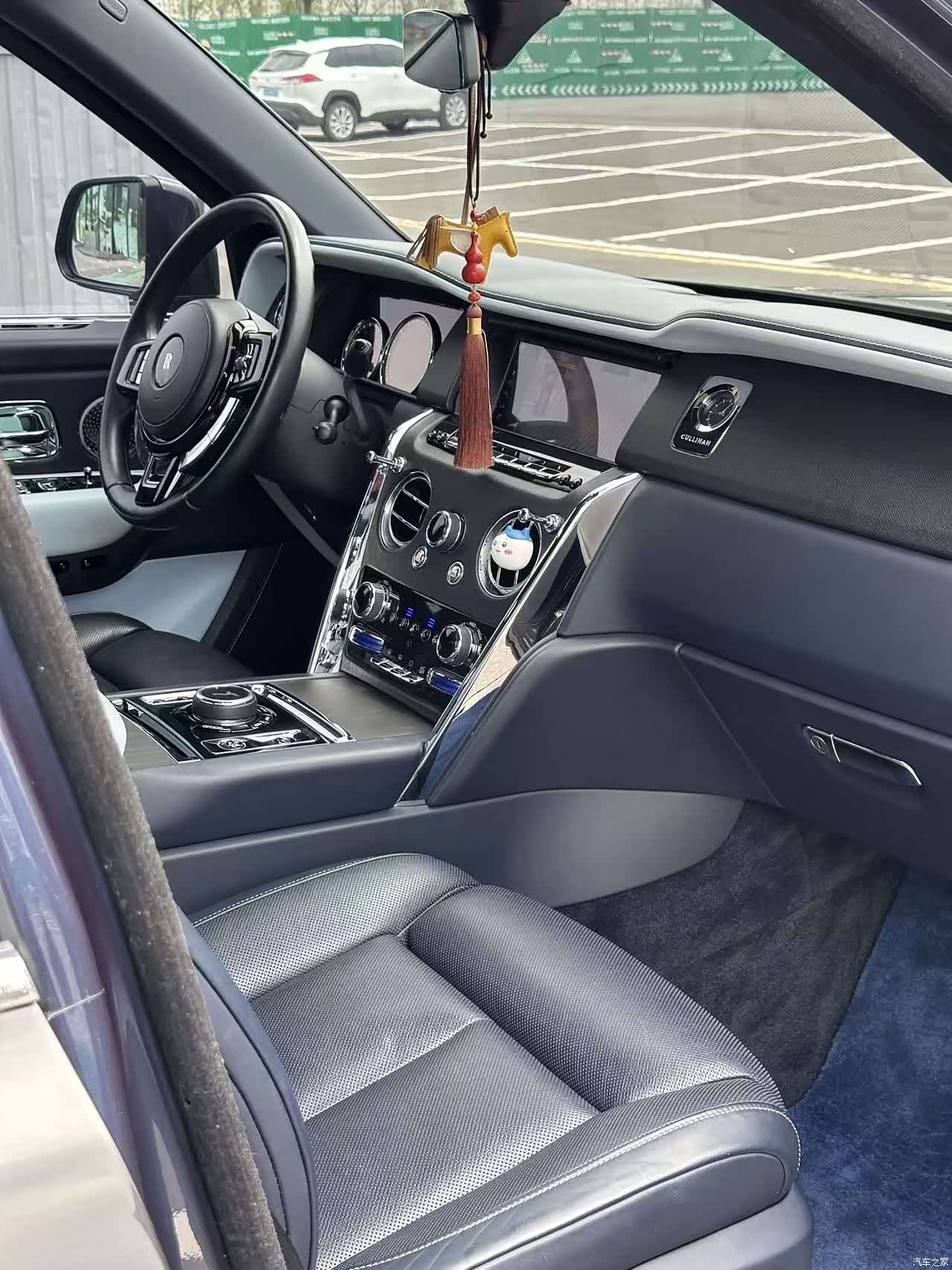 Rolls-Royce Cullinan, 2020 все фото
