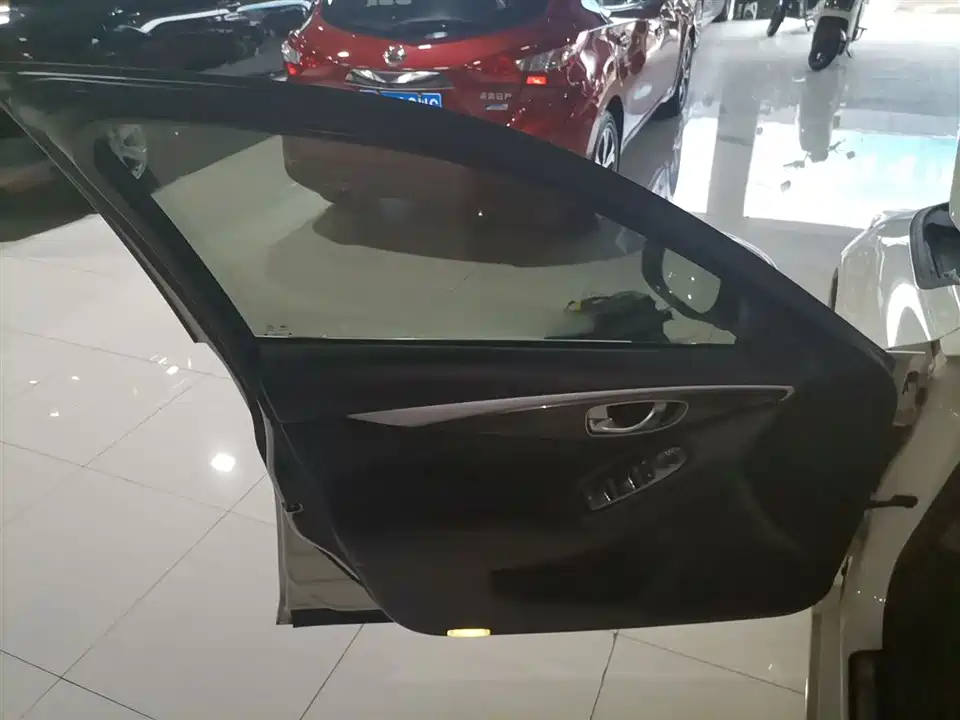 Infiniti Q50L Infiniti Q50L