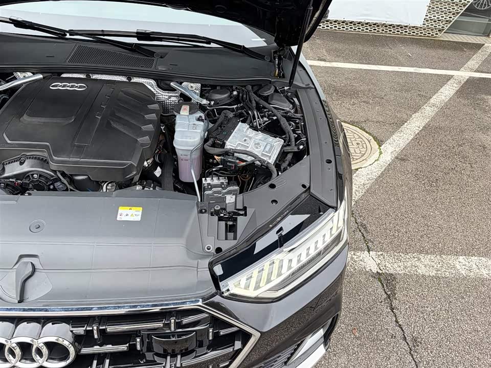 Audi A7L