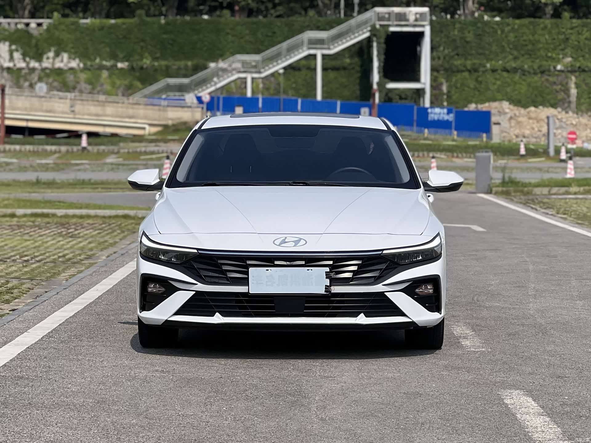 Hyundai Elantra, 2024 2
