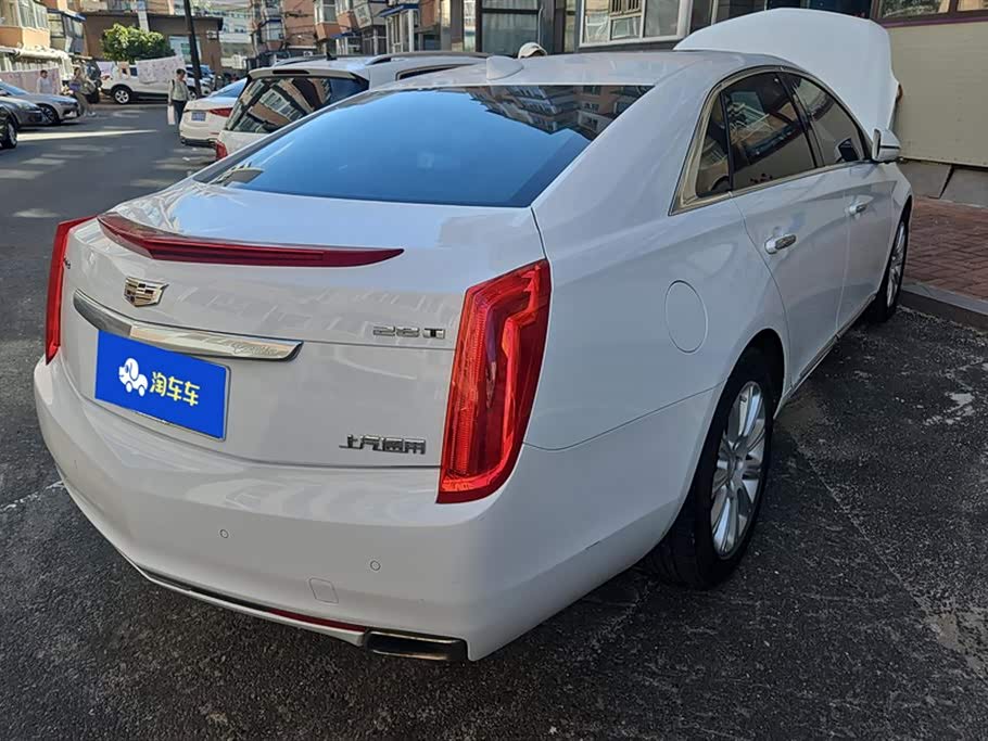 Cadillac XTS