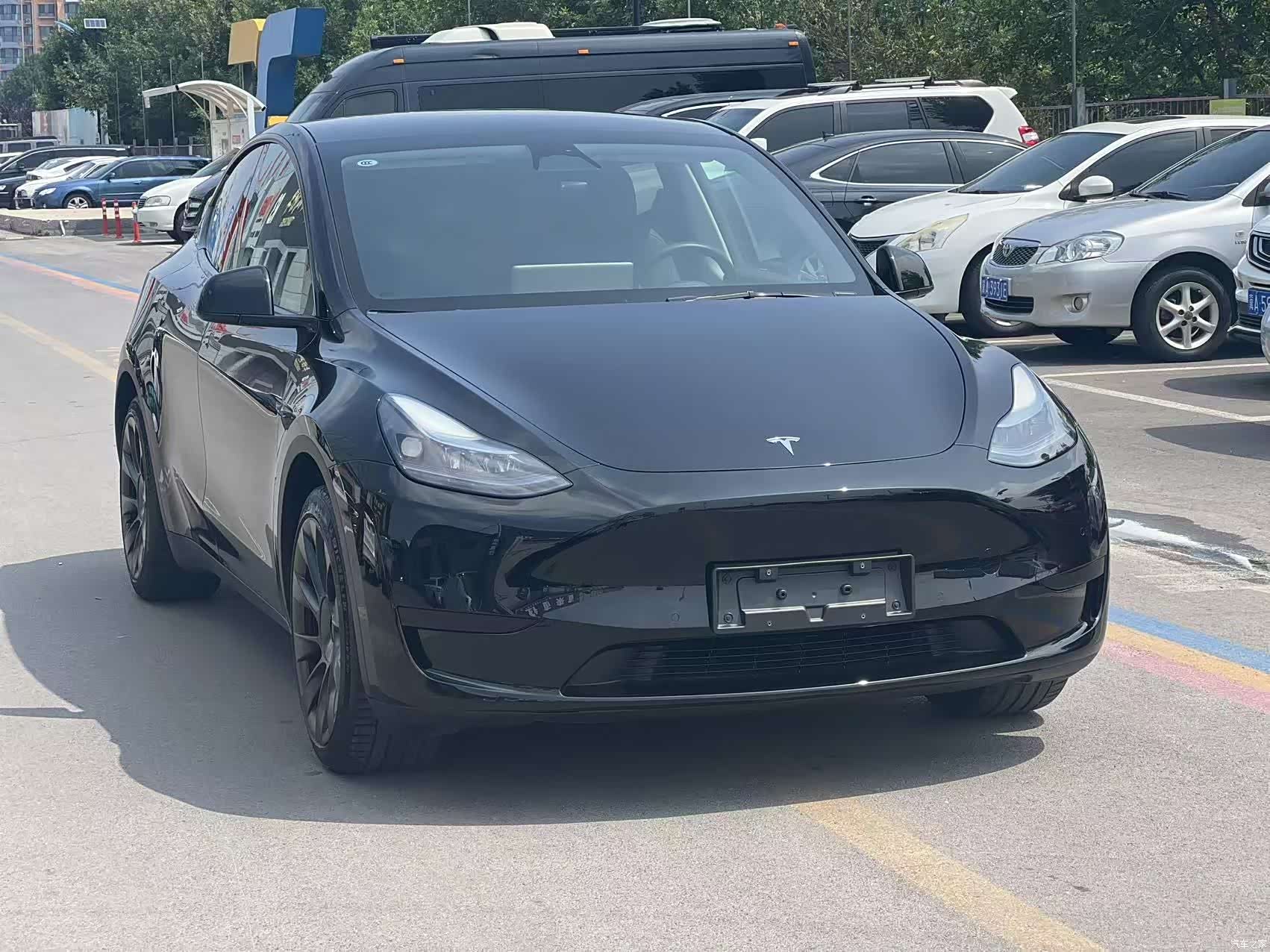 Tesla Model Y, 2023 3