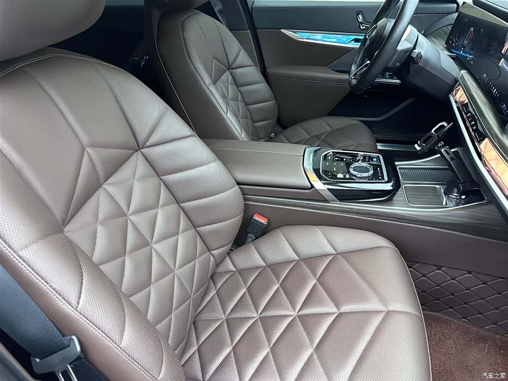 BMW i7, 2023 9