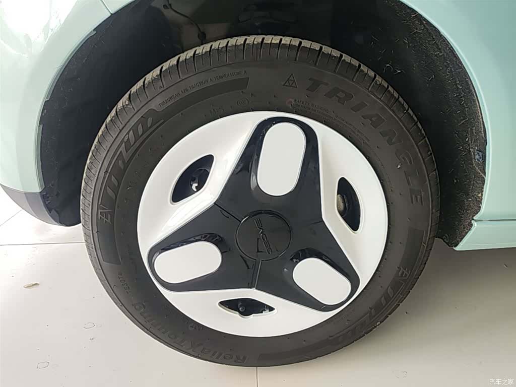 Geely Panda, 2025 23