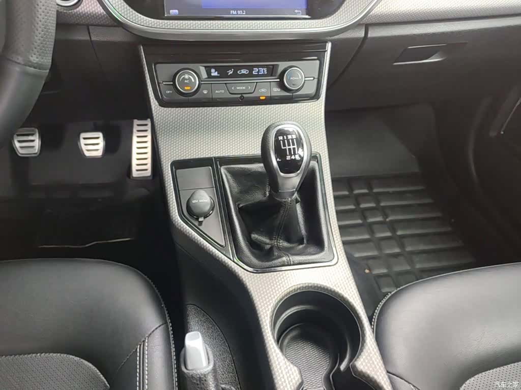 Geely Emgrand, 2017 14