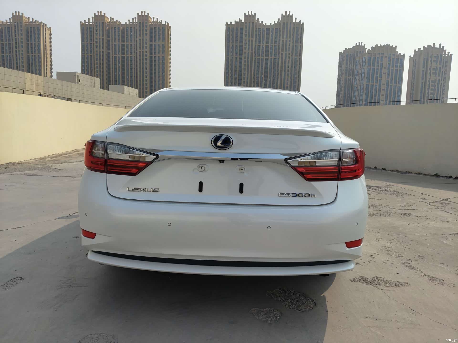 Lexus ES, 2016 4