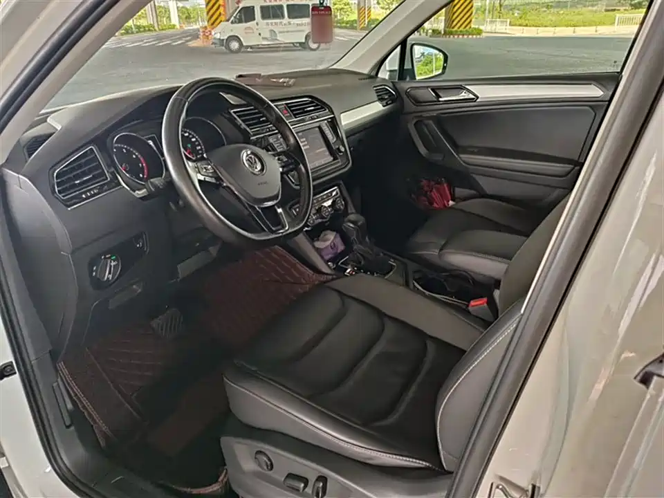 Volkswagen Tiguan L