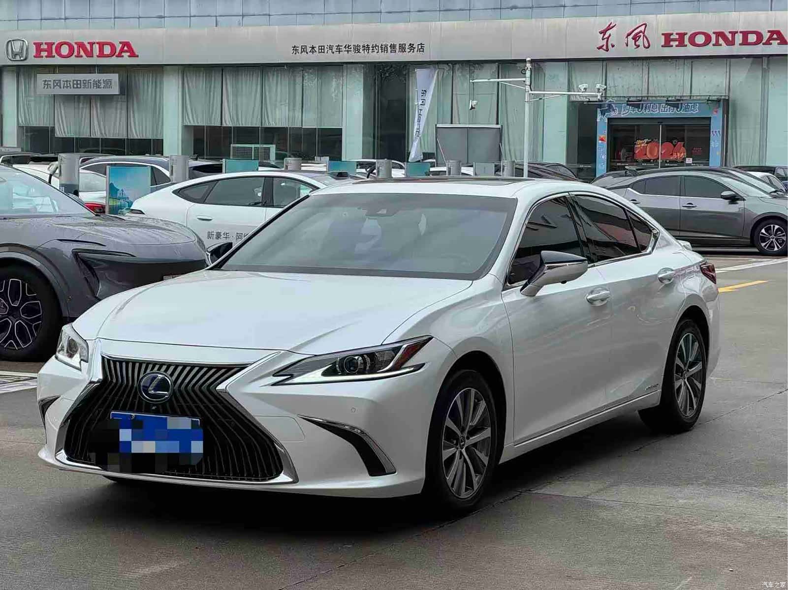 Lexus ES, 2018 2