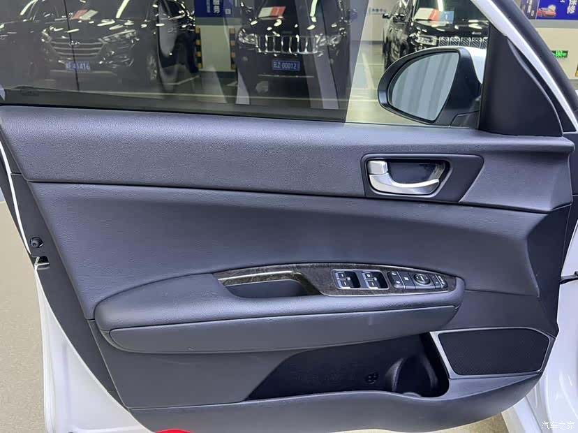 Kia K5, 2017 10