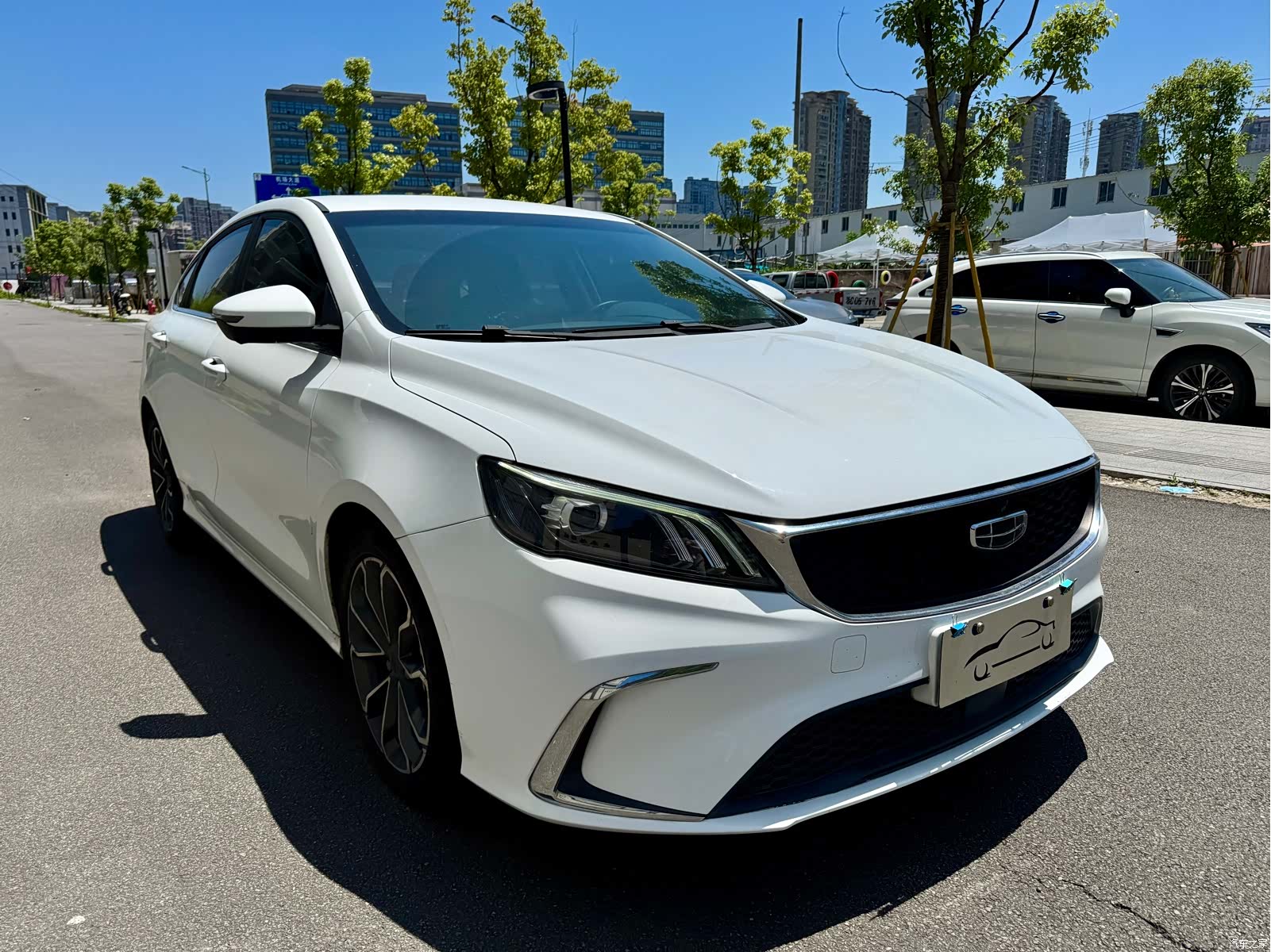 Geely Binray, 2022 3
