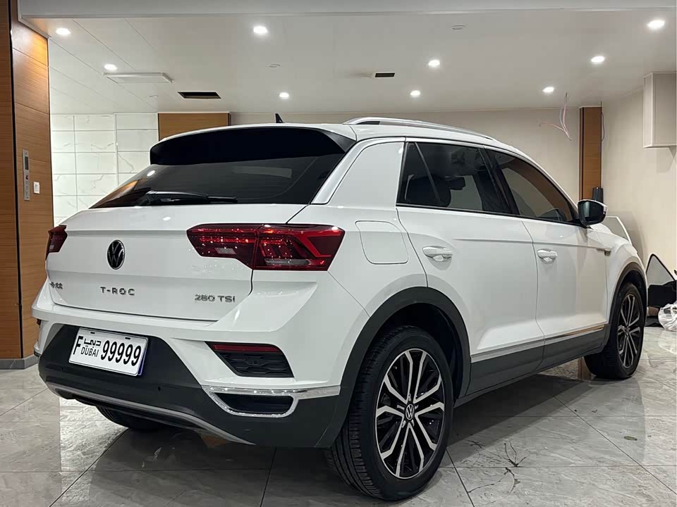 Volkswagen T-ROC exploring Songs