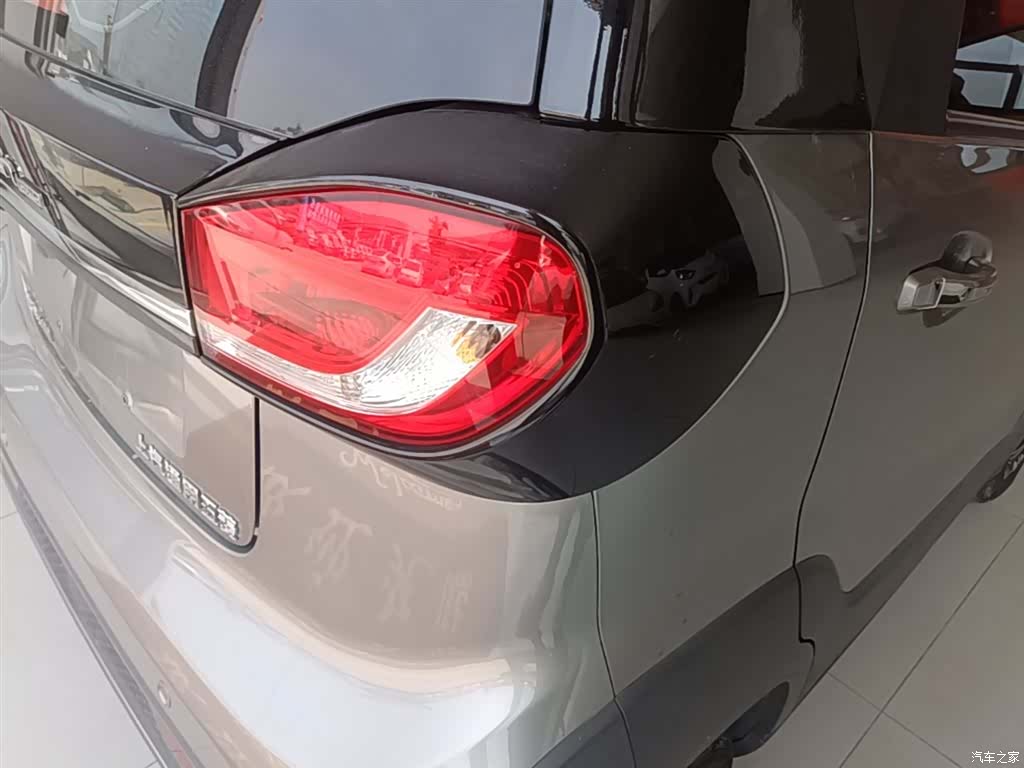 Wuling E100, 2019 8
