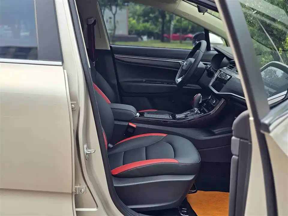 Geely Emgrand GS