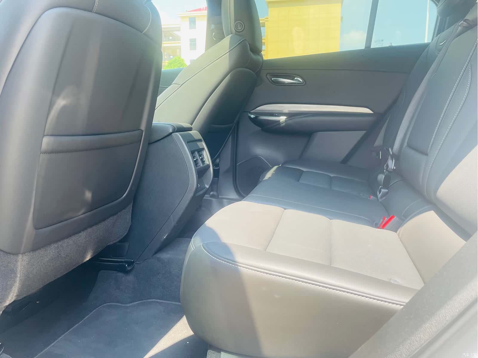 Cadillac XT4, 2025 все фото