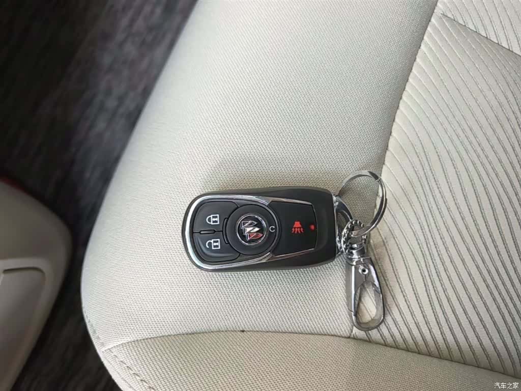 Buick GL8, 2025 9