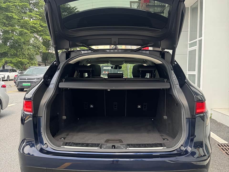 Jaguar F-PACE Jaguar F-PACE
