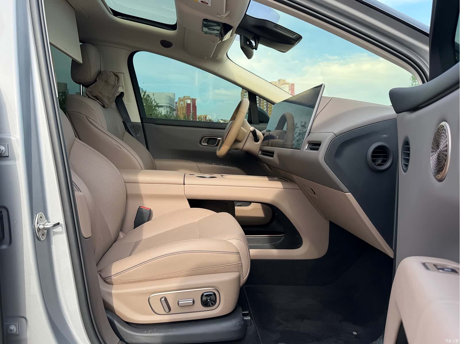 Li Auto i8, 2025 14