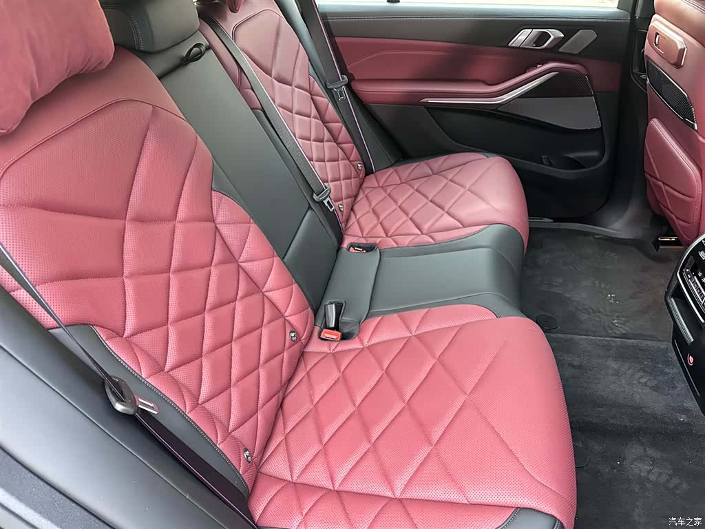 BMW X5, 2025 10