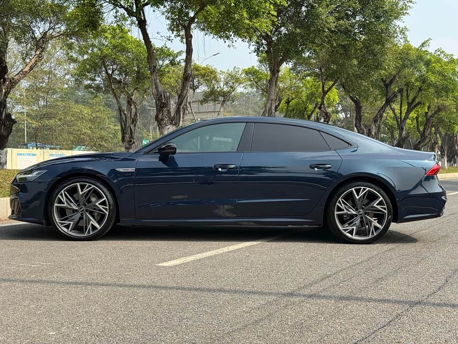 Audi A7L 2022, фото 7
