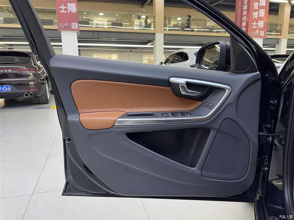 Volvo V60, 2014 14