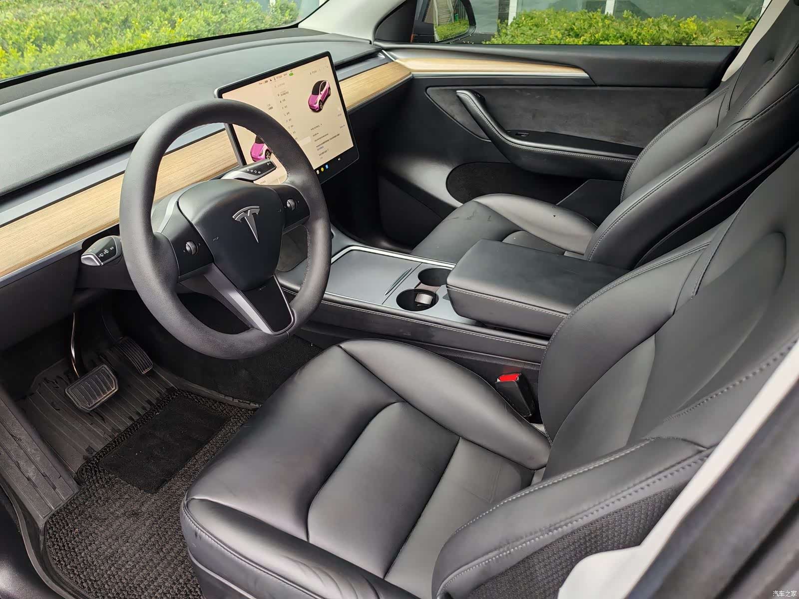 Tesla Model Y, 2022 3