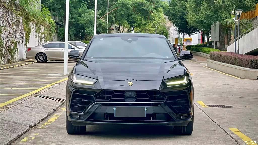 Lamborghini Urus, 2021 4