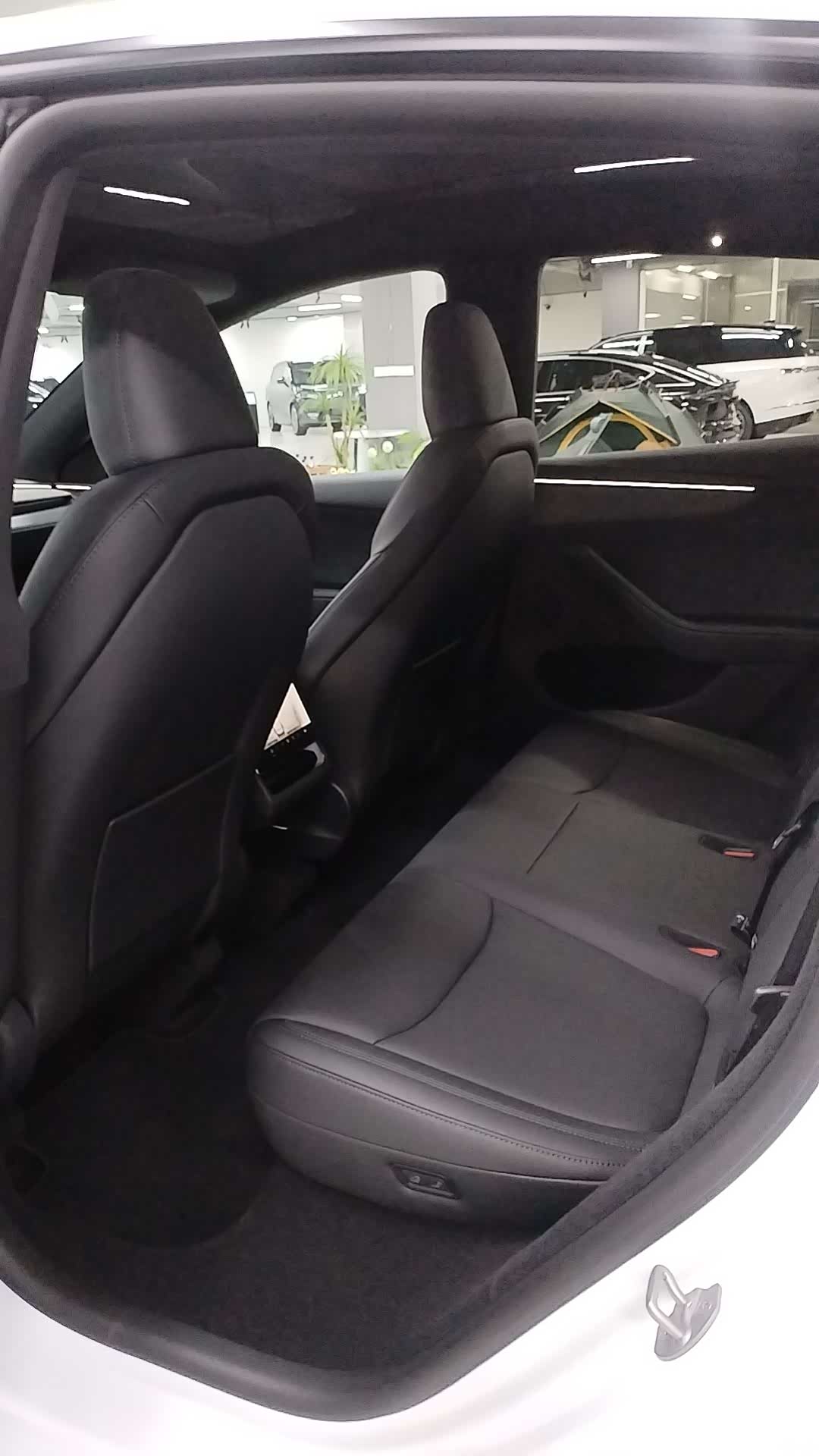 Tesla Model Y, 2026 6