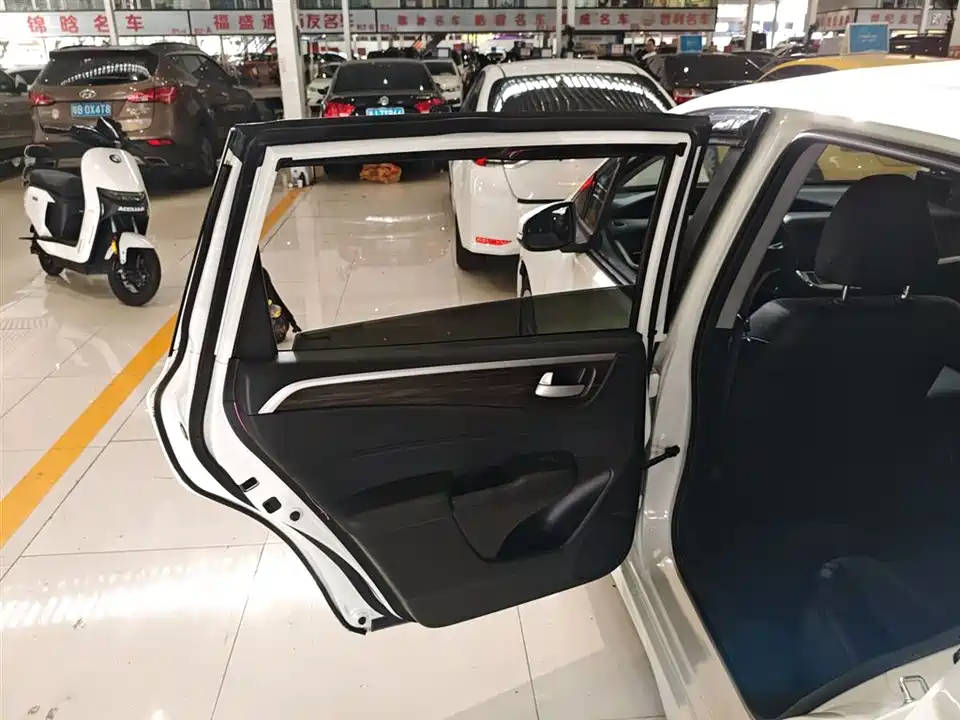 Honda Jade