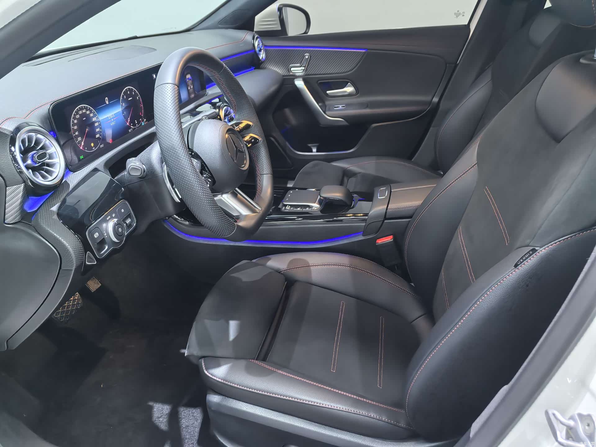 Mercedes-Benz A-Class, 2024 8