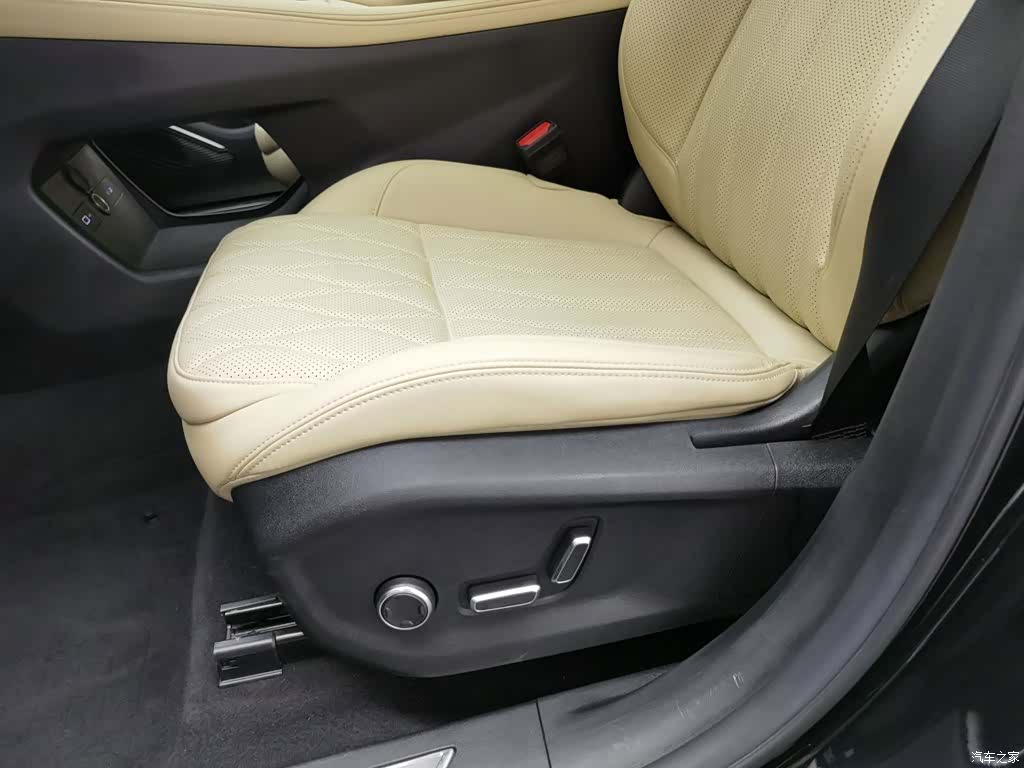 Geely Xingyue L, 2025 20