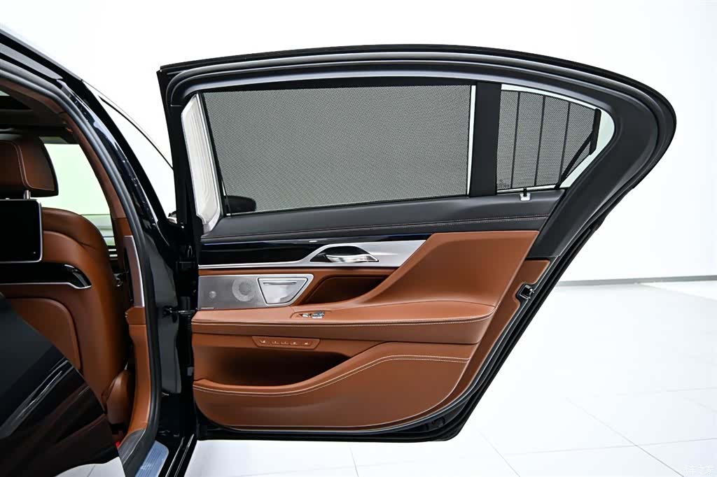 BMW 7 Series, 2019 24