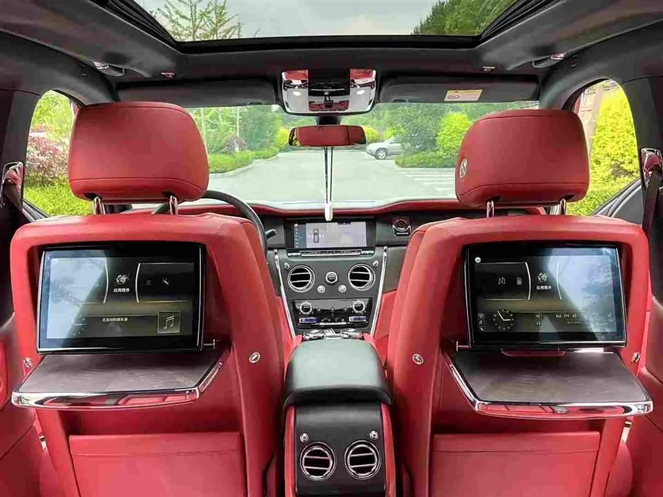 Rolls-Royce Cullinan Rolls-Royce Cullinan