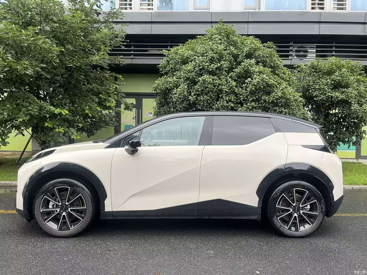 Zeekr X, 2024 8