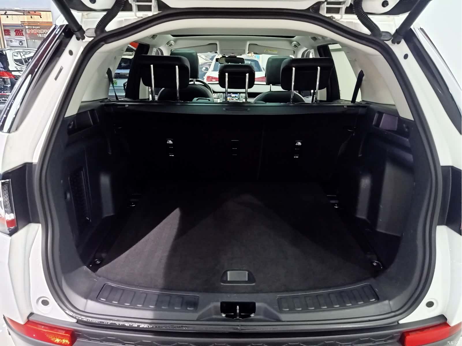 Land Rover Discovery, 2019 19