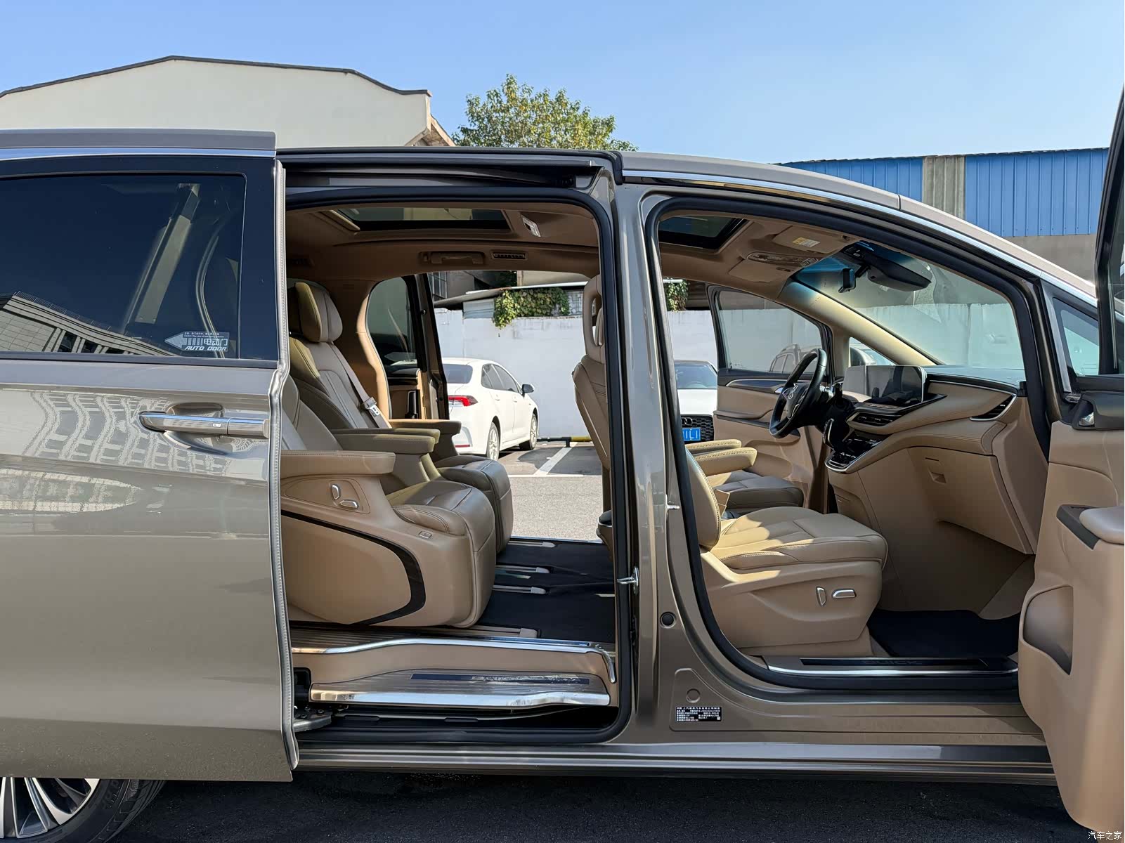 Buick GL8, 2020 все фото