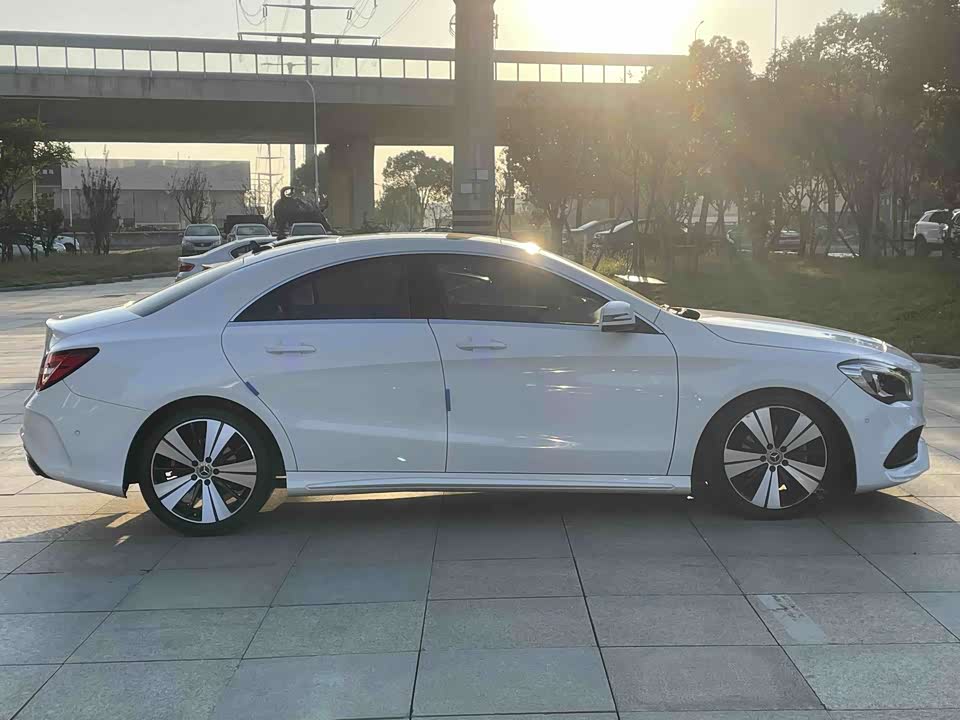Mercedes-Benz CLA