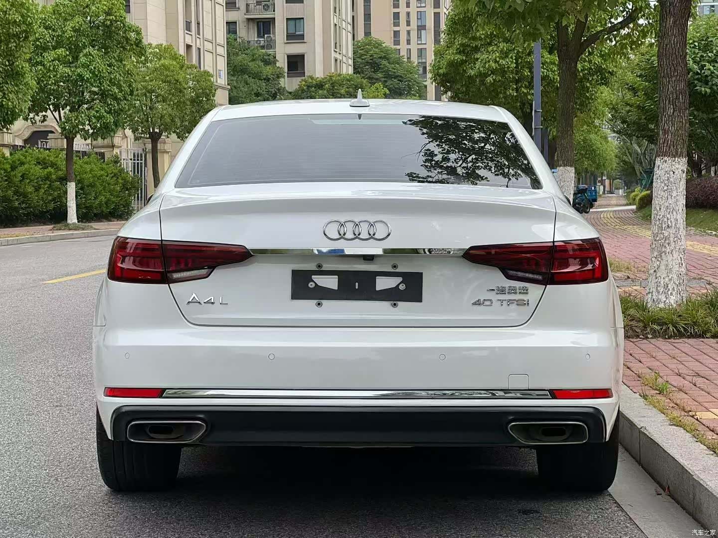 Audi A4L, 2020 все фото