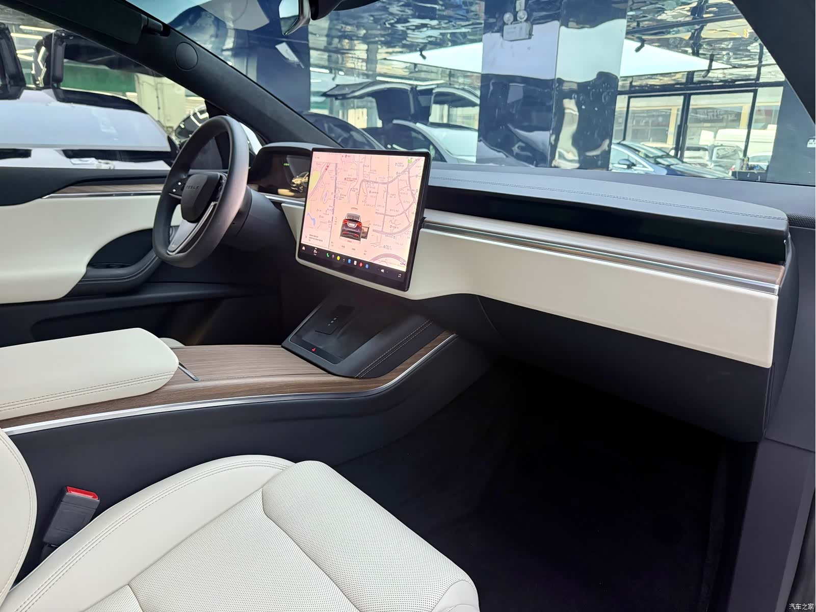 Tesla Model X, 2024 11