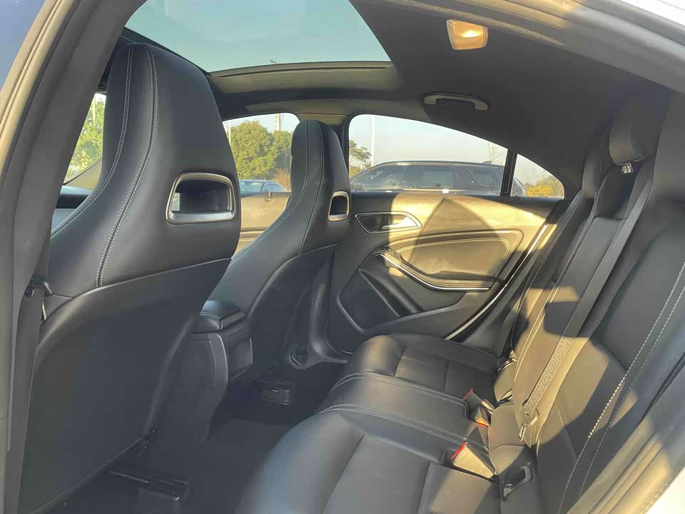 Mercedes-Benz CLA