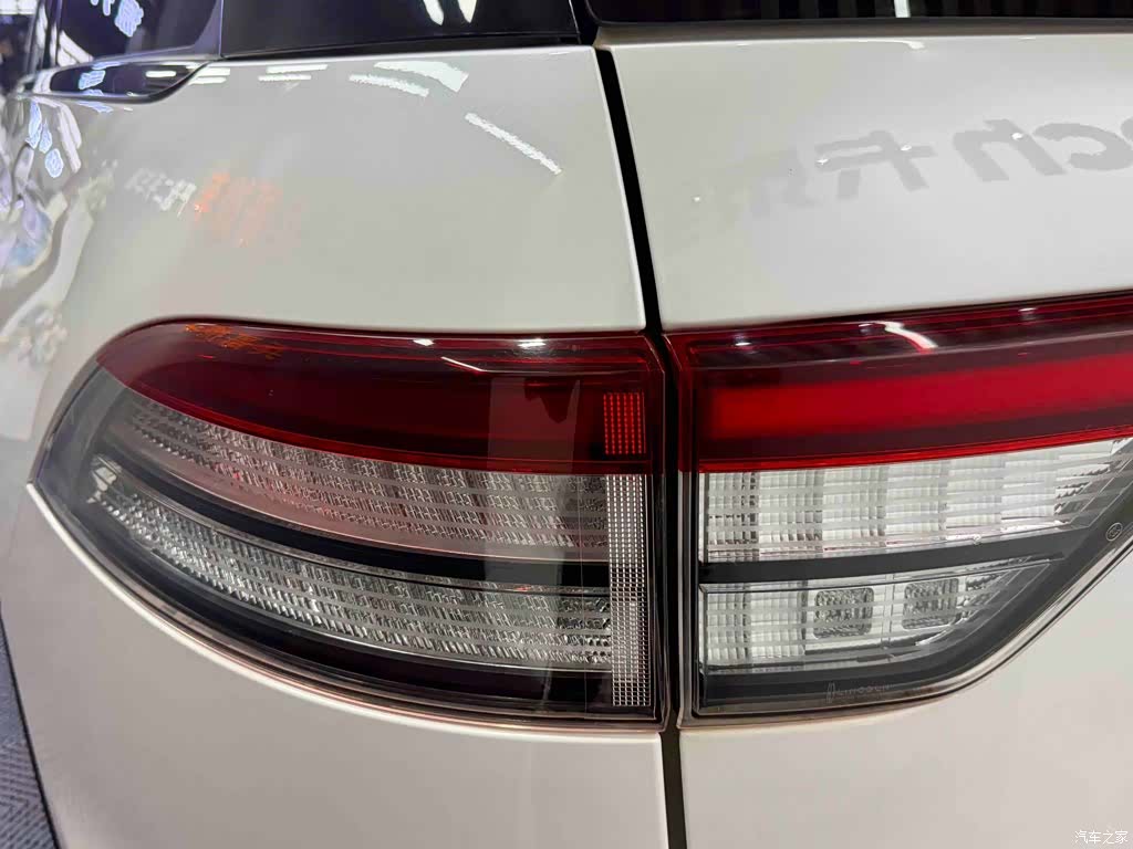 Lincoln Aviator, 2020 6