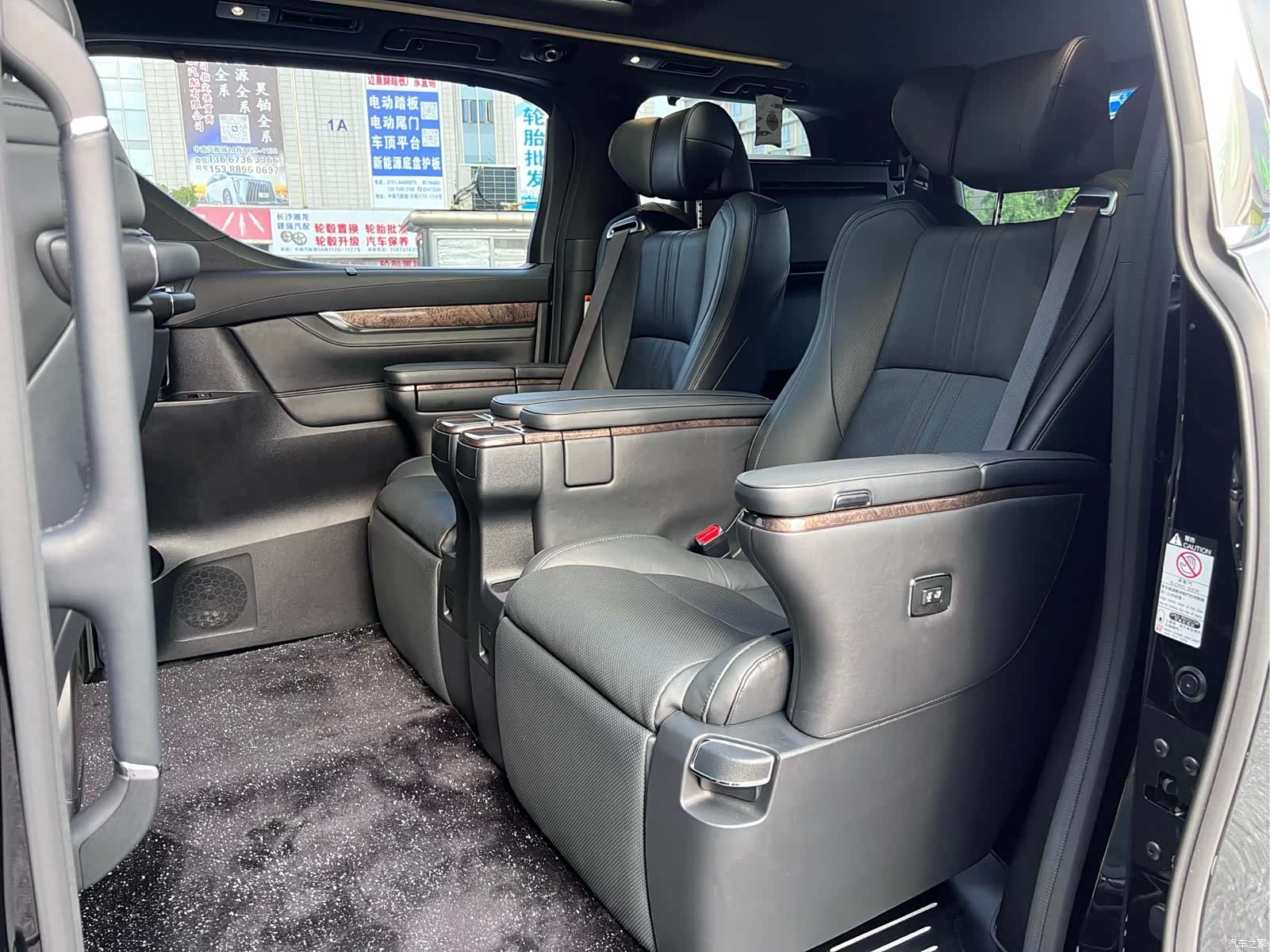 Toyota Alphard, 2022 6