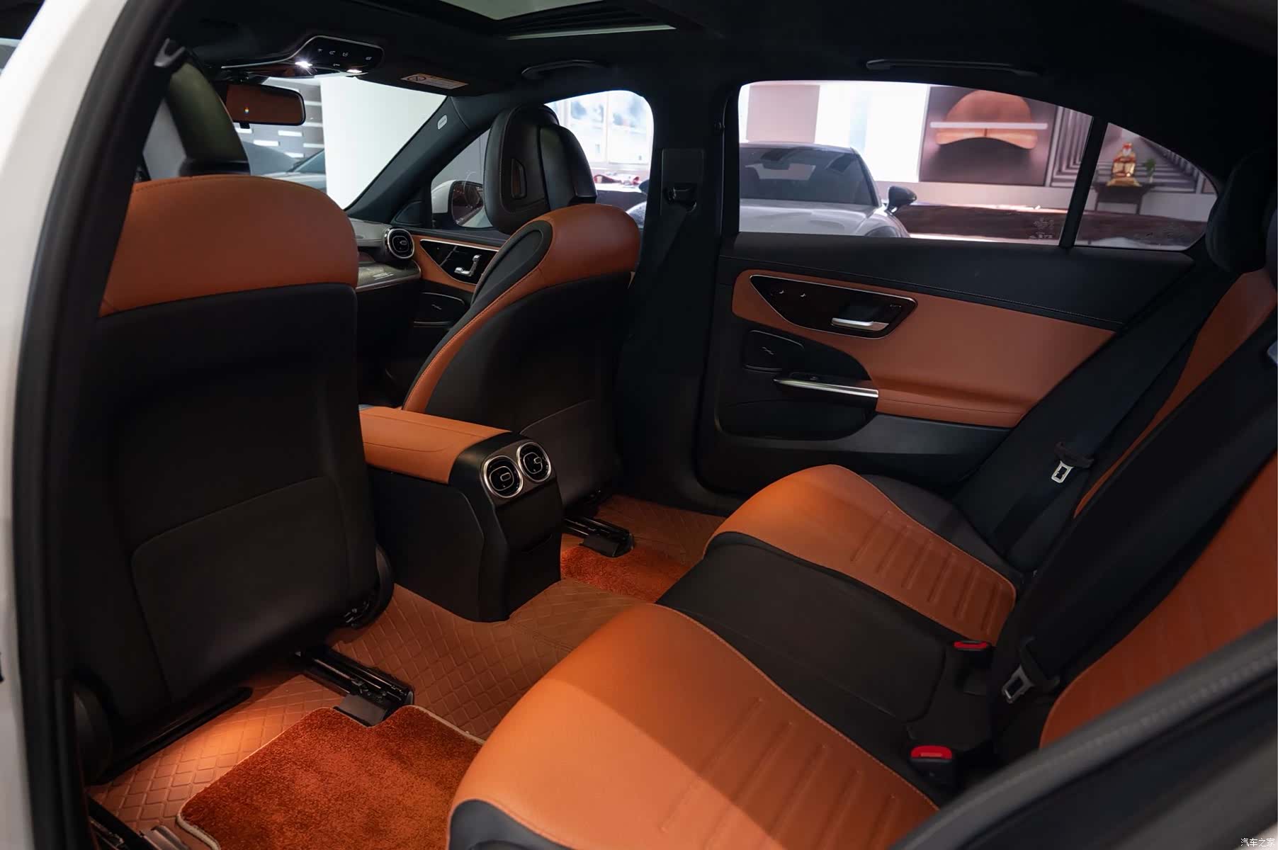 Mercedes-Benz C-Class, 2023 13