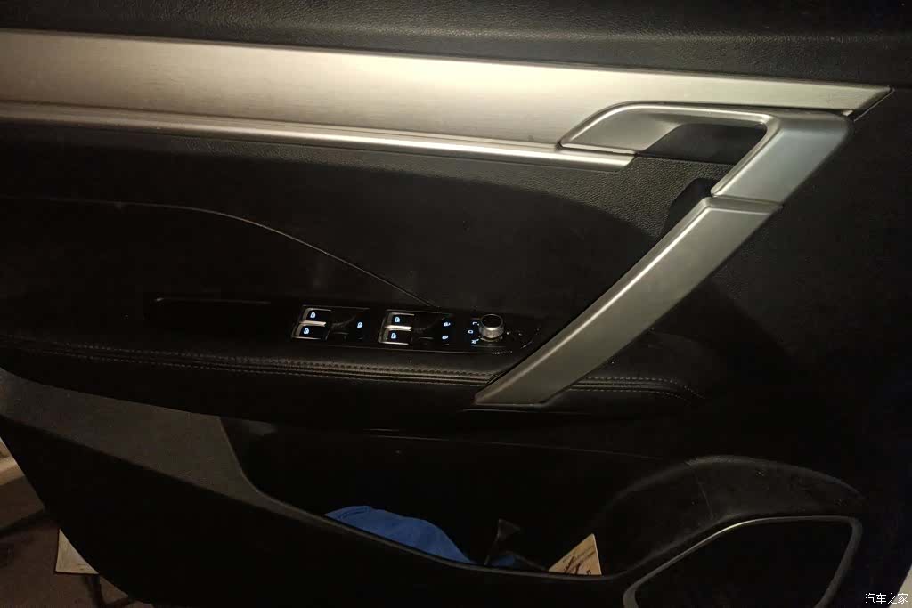 Geely Coolray, 2025 7