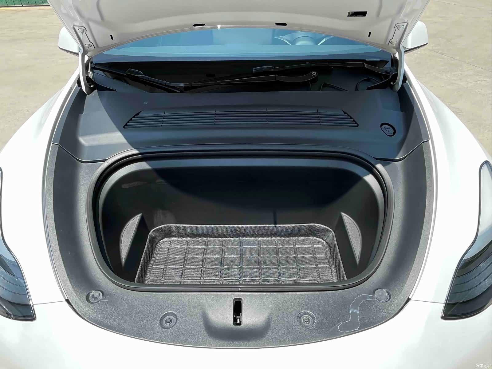 Tesla Model Y, 2021 18