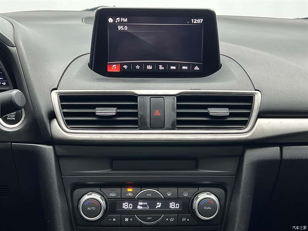Mazda Mazda3, 2018 21