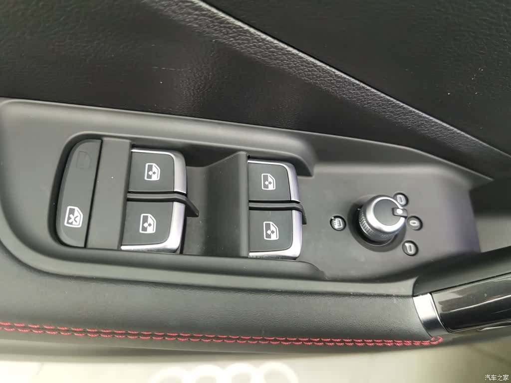 Audi Q2L, 2024 9