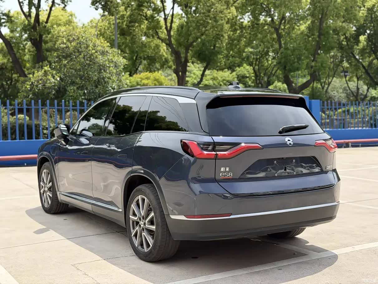 NIO ES8, 2021 4